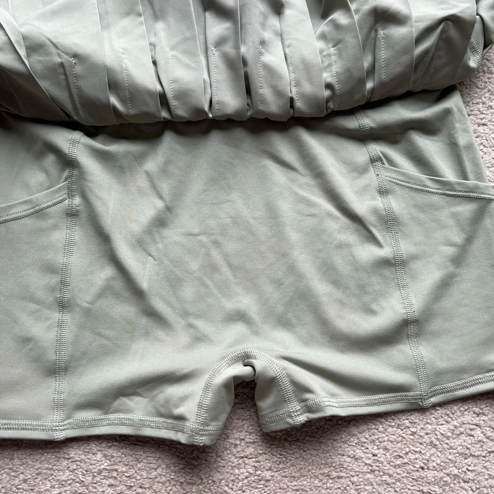 Alo Yoga Women Varsity Tennis Skirt Limestone Pleated Elastic Waistband A Line M